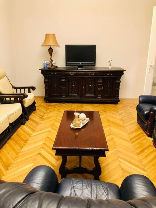 Ultra-Central And Elegant Ap In Opera Square Vic23 Timisoara Exterior photo